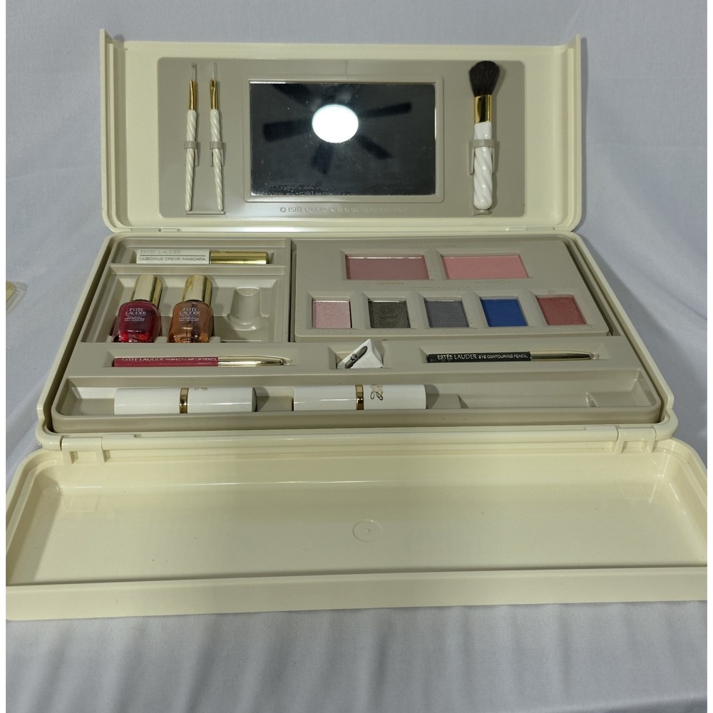 Estee Lauder, vintage 1980's makeup set In‎ Collectible Case